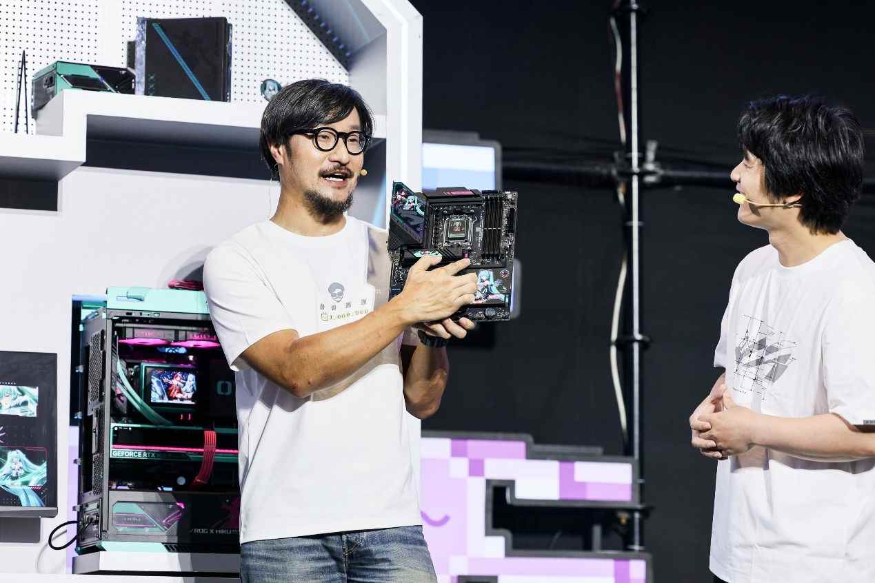 ROG AMD平台主板亮相BW2025：初音未来联名震撼登场(图2)