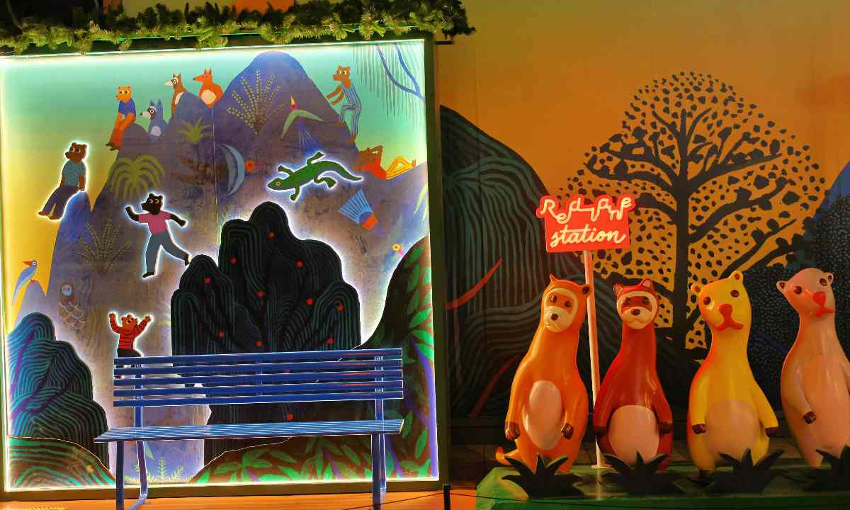 前滩星光王国冬日艺术展开启，26组装置打造童话冒险之旅