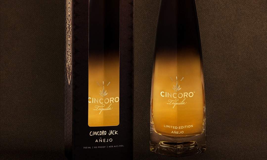 迈克尔乔丹联手Travis Scott推出限量版陈年龙舌兰酒