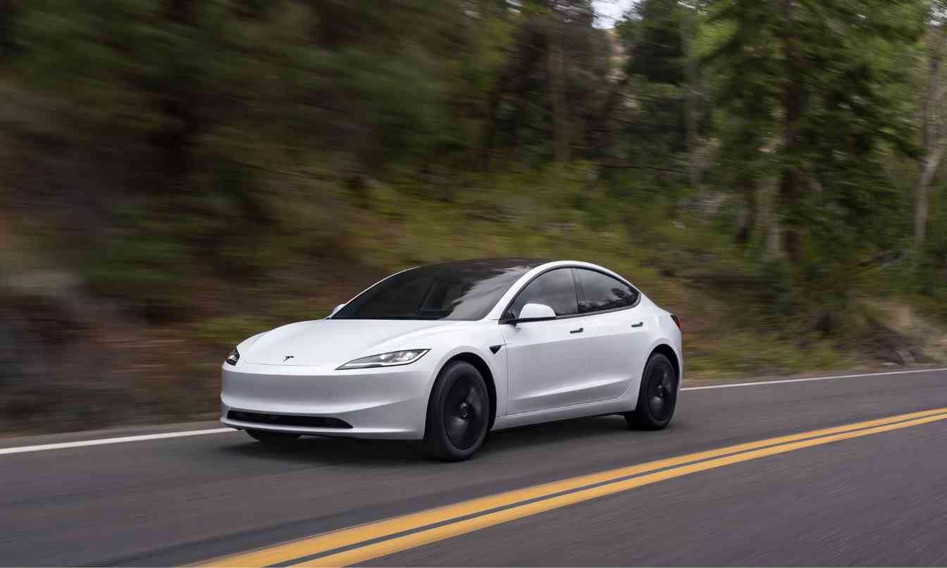 特斯拉推出Model 3和Model Y标准版 降价5000美元应对市场挑战