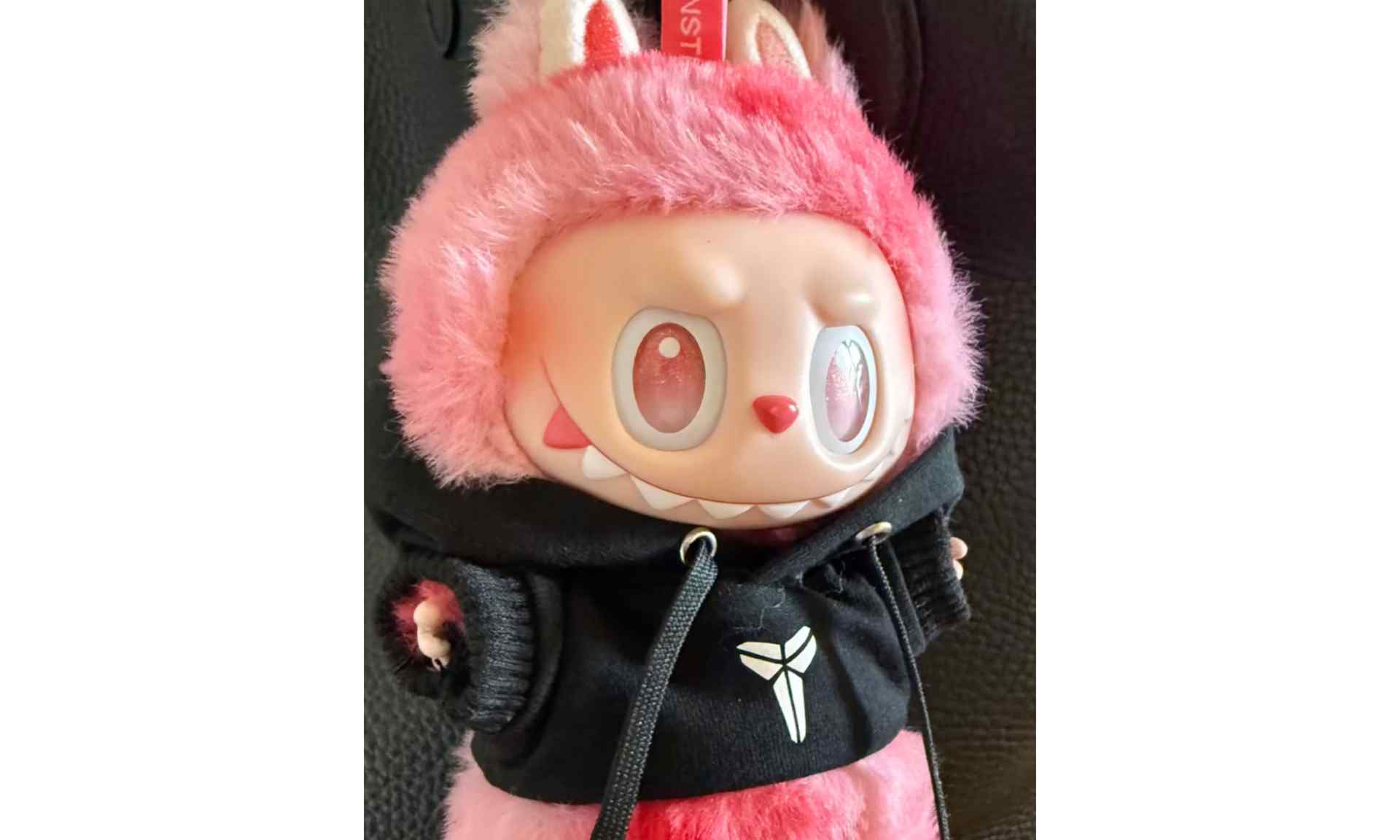 Vanessa Bryant晒Labubu玩偶穿科比球衣照引热议