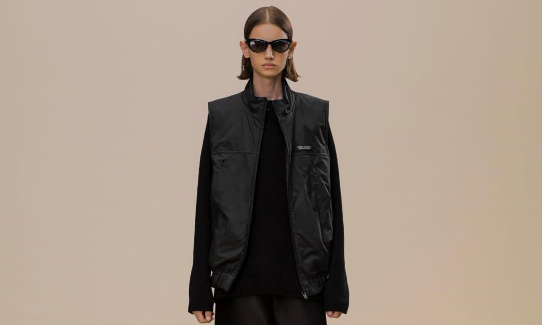 高桥盾UNDERCOVER融合Cindy Sherman艺术印花打造静奢时尚